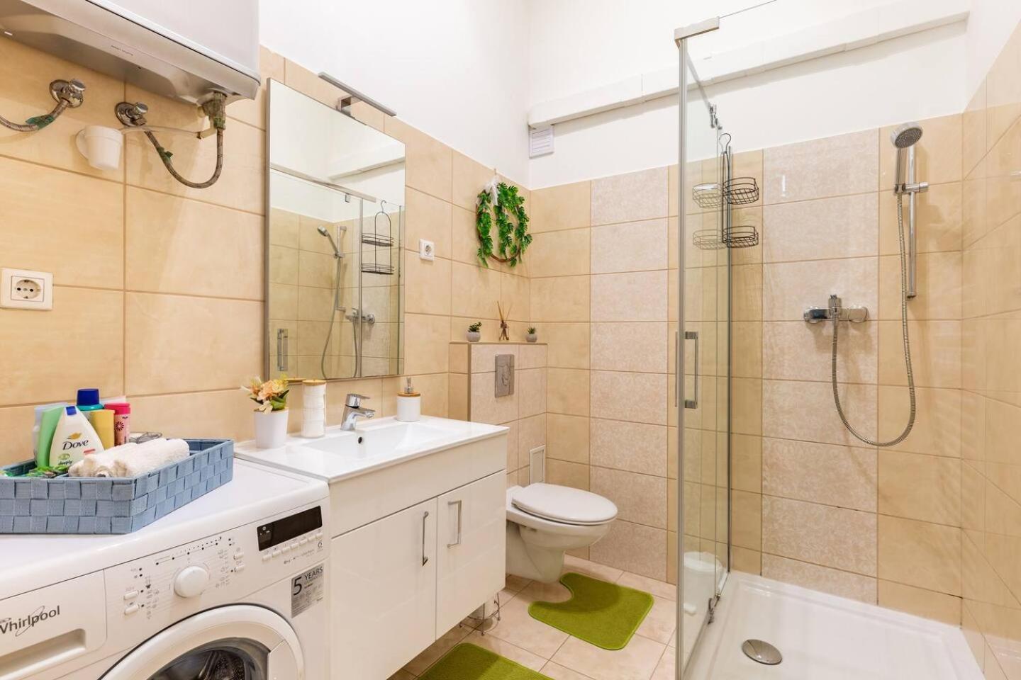 Broadway City Center, Fully Equipped, 4 Person Budapeşte Dış mekan fotoğraf