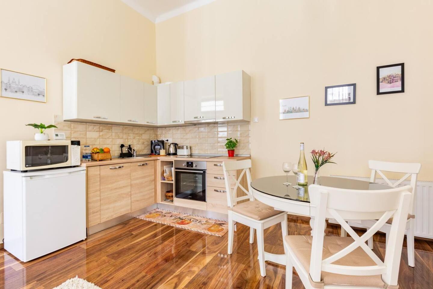 Broadway City Center, Fully Equipped, 4 Person Budapeşte Dış mekan fotoğraf